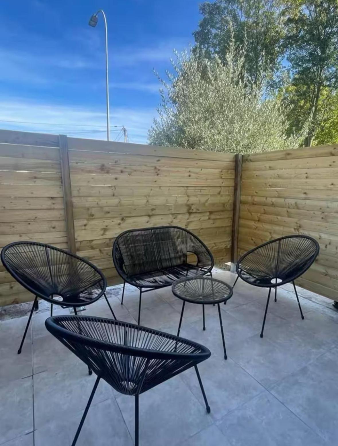 Escapade Pres De Lille - Appartement Charmant Avec Terrasse Et Parking Privee Mons-en-Baroeul Exterior photo
